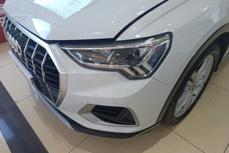 Used Audi Q3 2022 35 TFSI Fashionable and Elegant Model Left Front Headlight