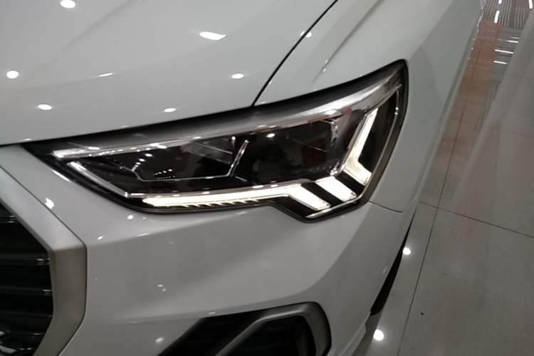 Used Audi Q3 2022 35 TFSI Fashion Dynamic Model Left Front Headlight