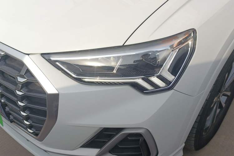 Used Audi Q3 2022 35 TFSI Fashion Dynamic Model Left Front Headlight