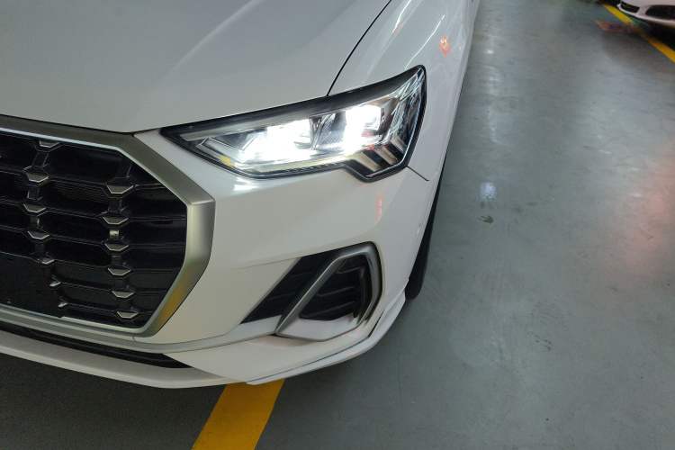 Used Audi Q3 2022 35 TFSI Fashion Dynamic Model Left Front Headlight