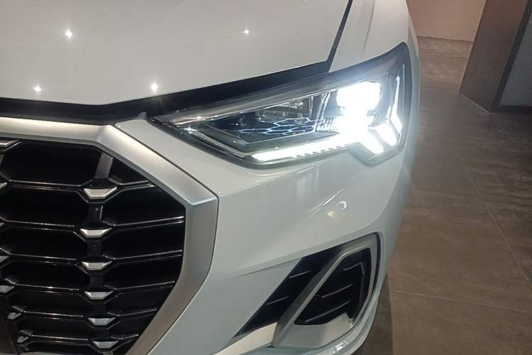 Used Audi Q3 2022 35 TFSI Fashion Dynamic Model Left Front Headlight
