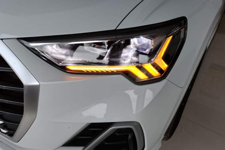 Used Audi Q3 2022 35 TFSI Progressive Dynamic Edition Left Front Headlight