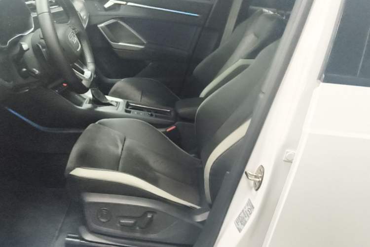 Used Audi Q3 2022 45 TFSI quattro Fashion Dynamic Model Left Front Seat