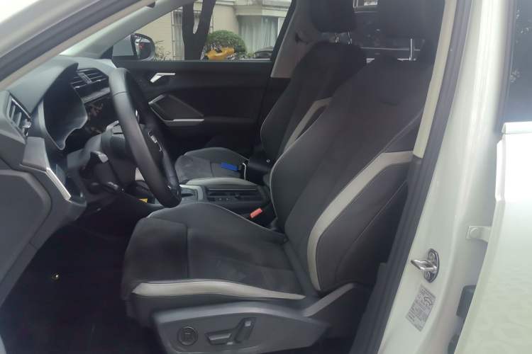 Used Audi Q3 2022 35 TFSI Progressive Dynamic Edition Left Front Seat