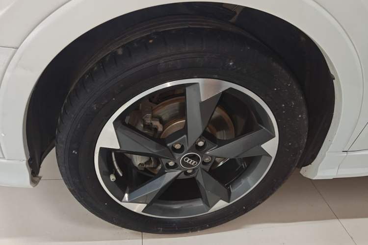 Used Audi Q3 2022 35 TFSI Fashion Dynamic Model Left Front Wheel Hub