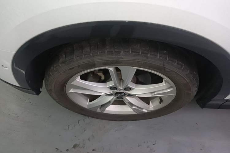 Used Audi Q3 2022 35 TFSI Fashionable and Elegant Model Left Front Wheel Hub
