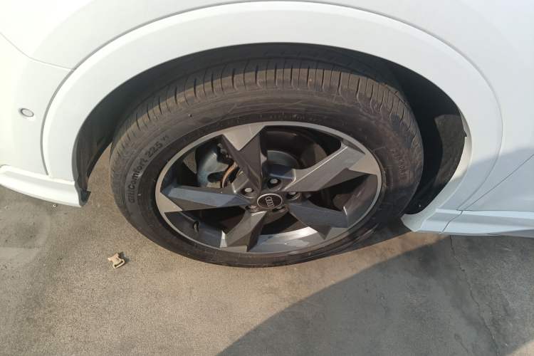 Used Audi Q3 2022 35 TFSI Fashion Dynamic Model Left Front Wheel Hub