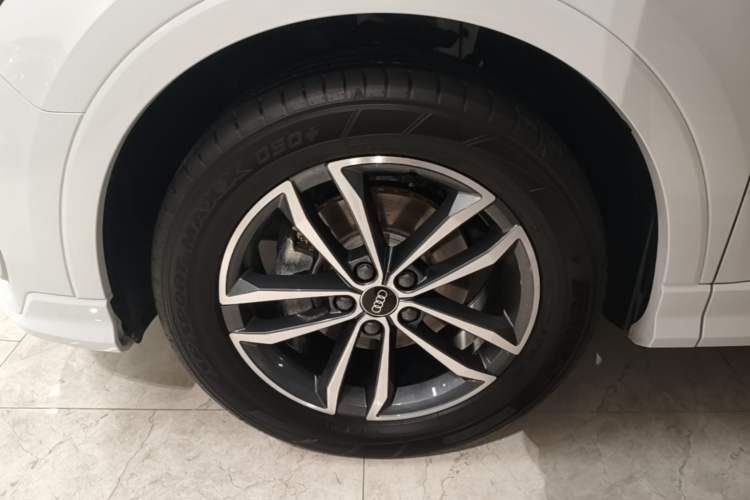 Used Audi Q3 2022 35 TFSI Progressive Dynamic Edition Left Front Wheel Hub