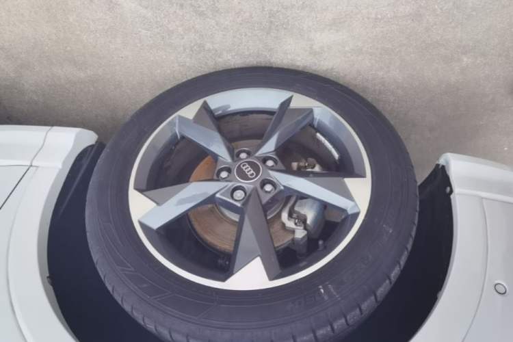 Used Audi Q3 2022 35 TFSI Fashion Dynamic Model Left Front Wheel Hub
