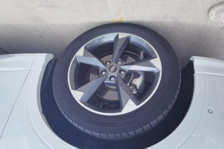 Used Audi Q3 2022 35 TFSI Fashion Dynamic Model Left Front Wheel Hub