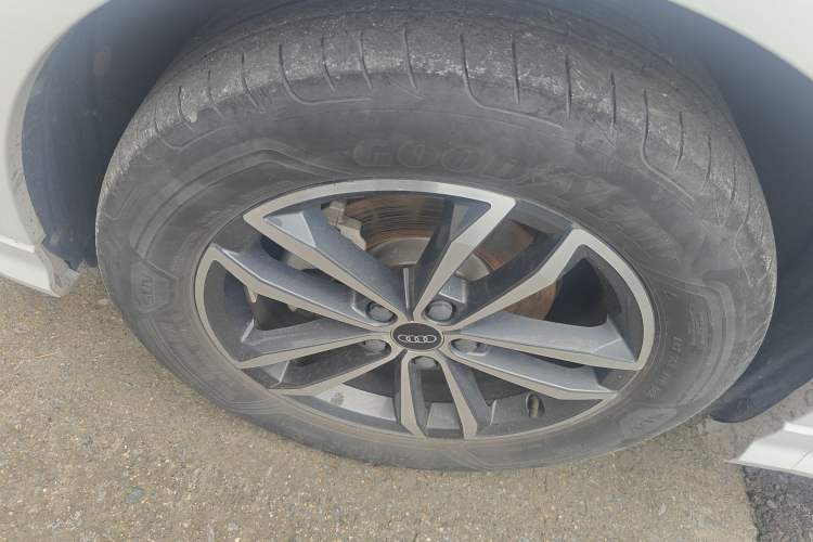 Used Audi Q3 2022 35 TFSI Progressive Dynamic Edition Left Front Wheel Hub