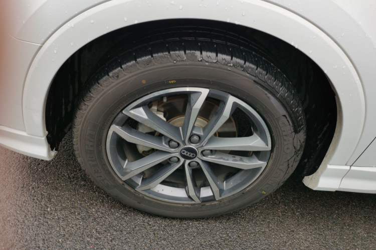 Used Audi Q3 2022 35 TFSI Progressive Dynamic Edition Left Front Wheel Hub