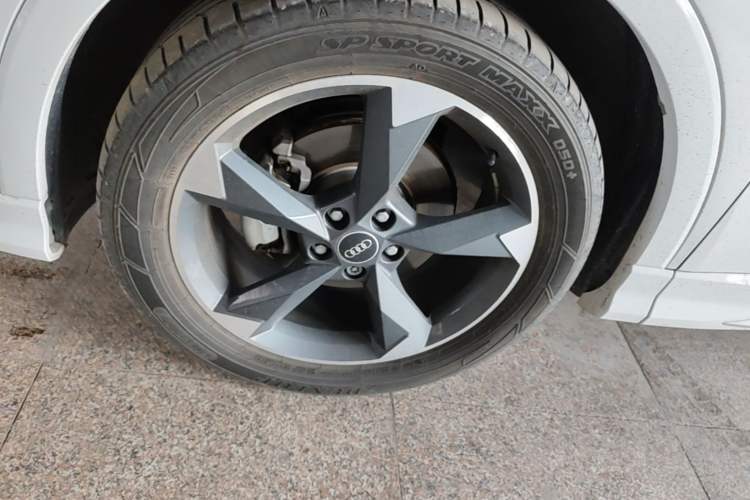 Used Audi Q3 2022 35 TFSI Fashion Dynamic Model Left Front Wheel Hub