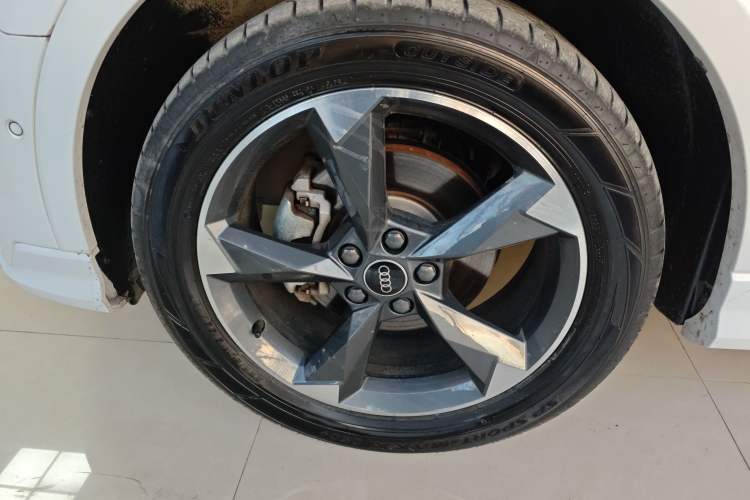 Used Audi Q3 2022 35 TFSI Fashion Dynamic Model Left Front Wheel Hub