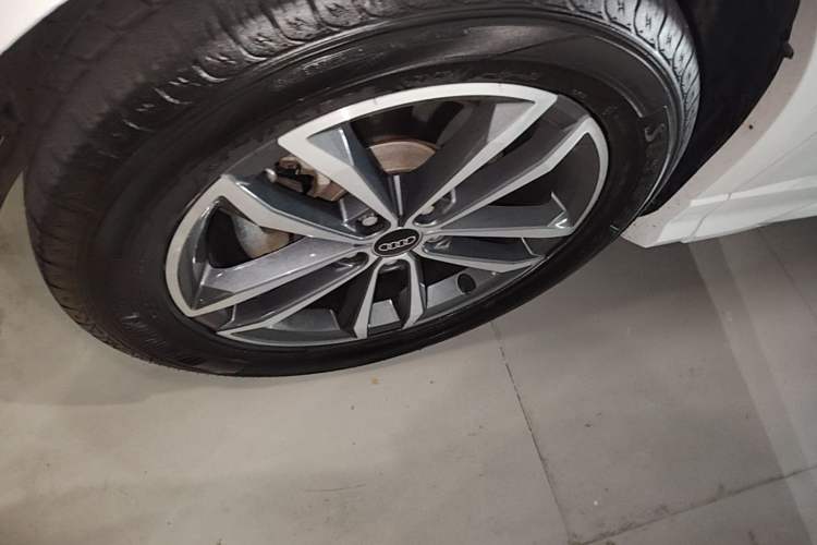 Used Audi Q3 2022 35 TFSI Progressive Dynamic Edition Left Front Wheel Hub