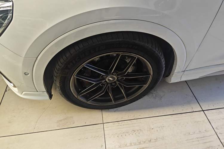 Used Audi Q3 2022 40 TFSI Fashion Dynamic Model Left Front Wheel Hub