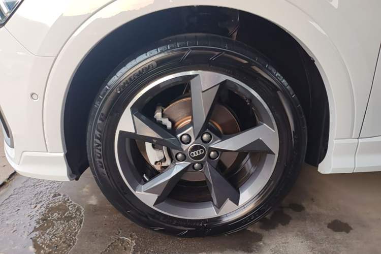 Used Audi Q3 2022 35 TFSI Fashion Dynamic Model Left Front Wheel Hub