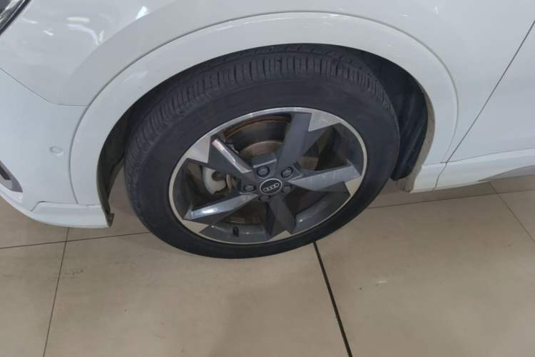 Used Audi Q3 2022 35 TFSI Fashion Dynamic Model Left Front Wheel Hub
