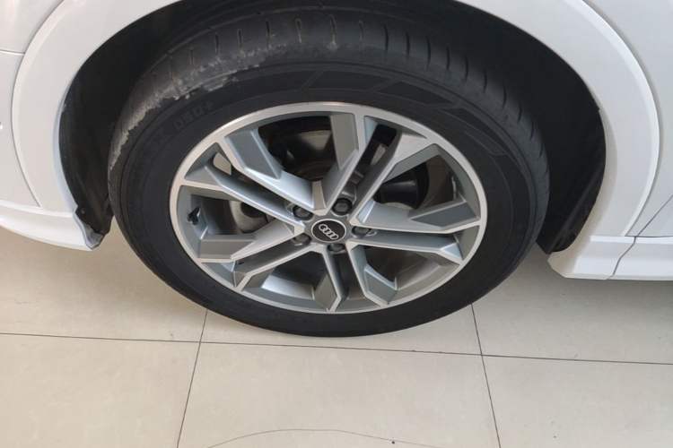Used Audi Q3 2022 40 TFSI Fashion Dynamic Model Left Front Wheel Hub
