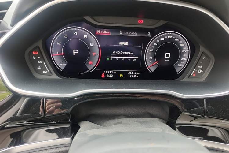 Used Audi Q3 2022 35 TFSI Fashionable and Elegant Model Odometer Close Up