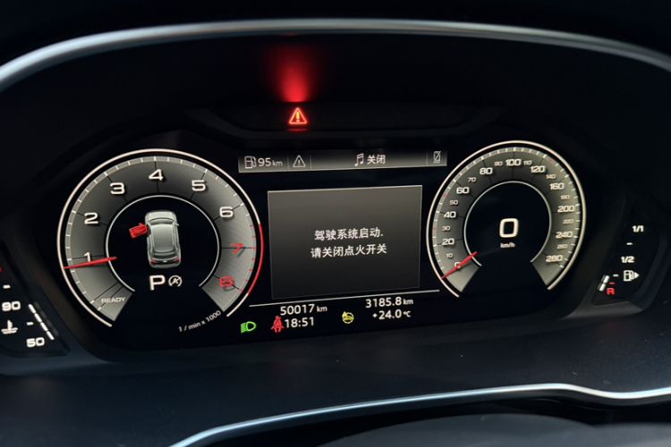 Used Audi Q3 2022 35 TFSI Fashion Dynamic Model Odometer Close Up