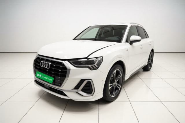Audi Q3 2022 35 TFSI Fashion Dynamic Model مستعملة