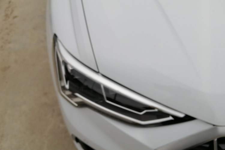 Used Audi Q3 2022 35 TFSI Fashionable and Elegant Model Right Front Headlight