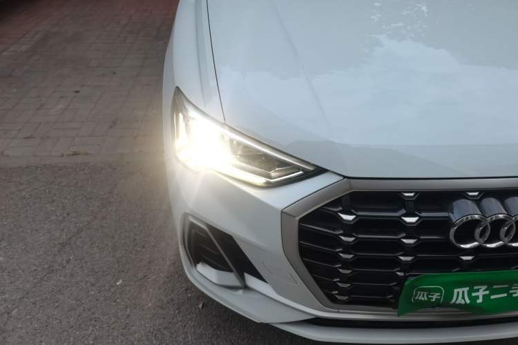 Used Audi Q3 2022 35 TFSI Fashion Dynamic Model Right Front Headlight