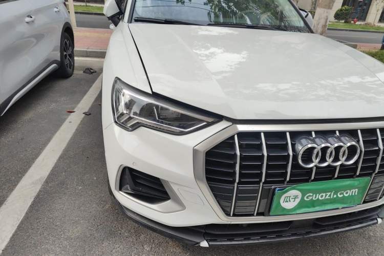 Used Audi Q3 2022 35 TFSI Fashionable and Elegant Model Right Front Headlight