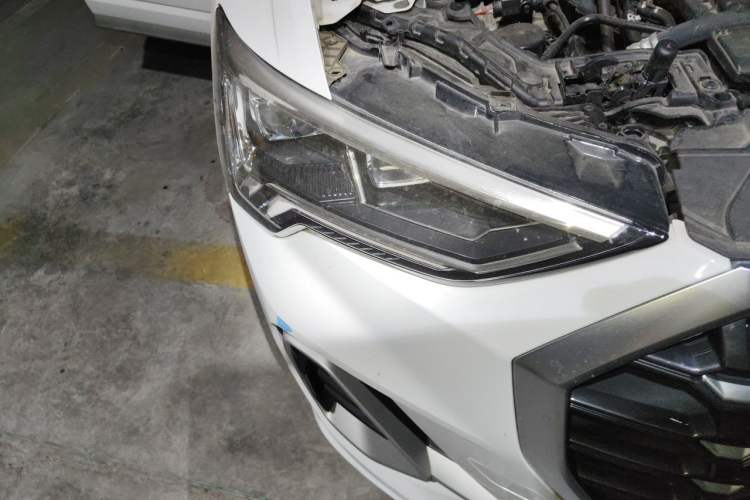 Used Audi Q3 2022 35 TFSI Fashion Dynamic Model Right Front Headlight