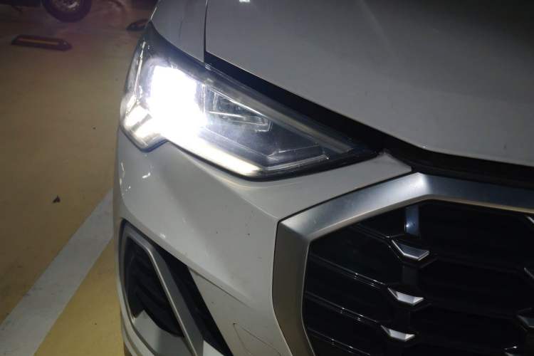 Used Audi Q3 2022 40 TFSI Fashion Dynamic Model Right Front Headlight