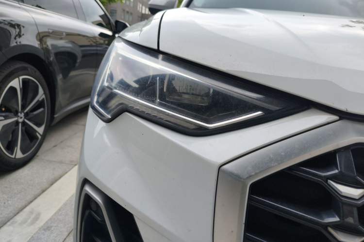 Used Audi Q3 2022 35 TFSI Fashion Dynamic Model Right Front Headlight