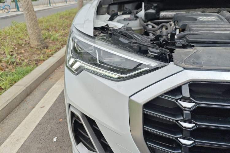 Used Audi Q3 2022 35 TFSI Fashion Dynamic Model Right Front Headlight