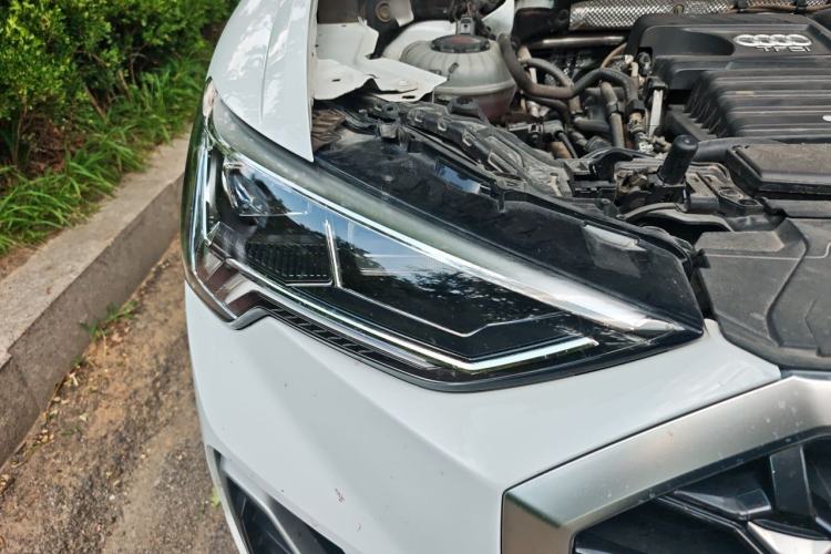 Used Audi Q3 2022 35 TFSI Fashion Dynamic Model Right Front Headlight