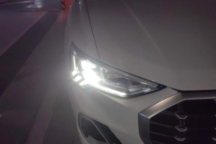 Used Audi Q3 2022 35 TFSI Fashion Dynamic Model Right Front Headlight