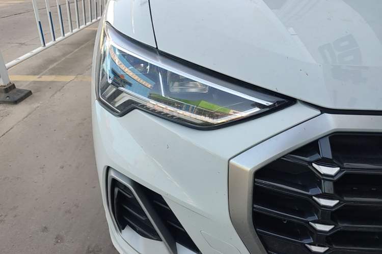 Used Audi Q3 2022 35 TFSI Progressive Dynamic Edition Right Front Headlight