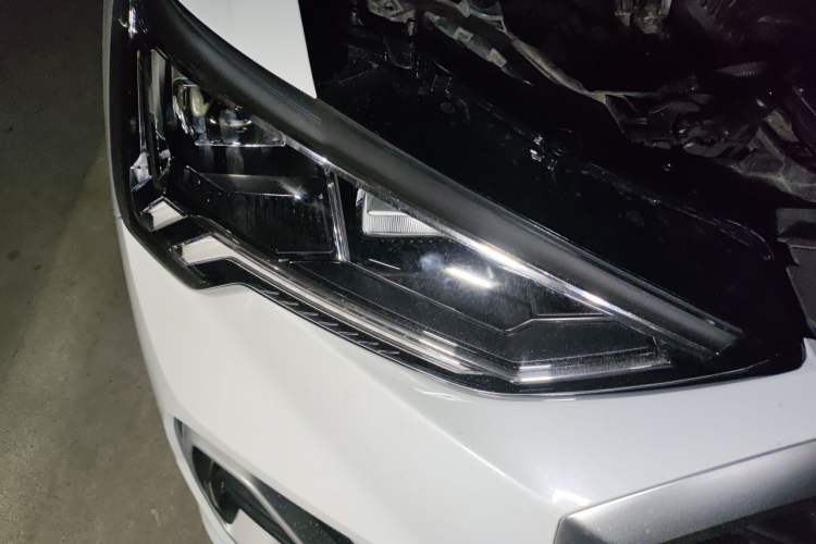 Used Audi Q3 2022 35 TFSI Fashion Dynamic Model Right Front Headlight
