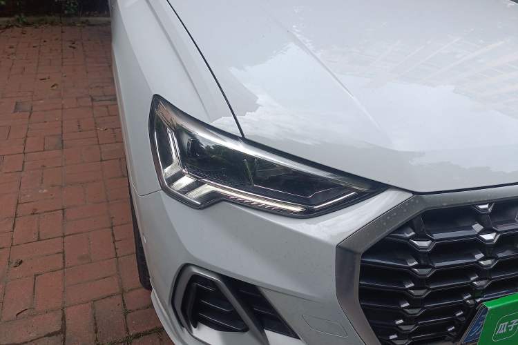 Used Audi Q3 2022 40 TFSI Fashion Dynamic Model Right Front Headlight