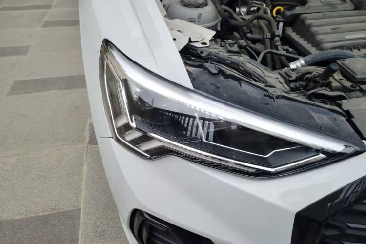 Used Audi Q3 2022 35 TFSI Fashion Dynamic Model Right Front Headlight
