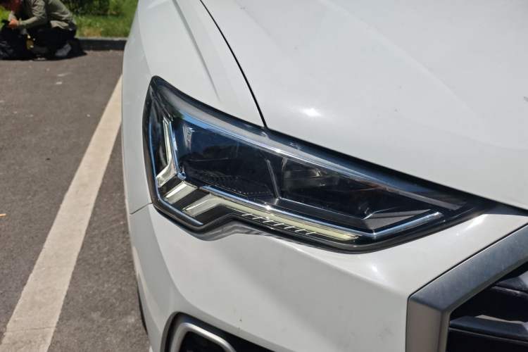 Used Audi Q3 2022 35 TFSI Progressive Dynamic Edition Right Front Headlight