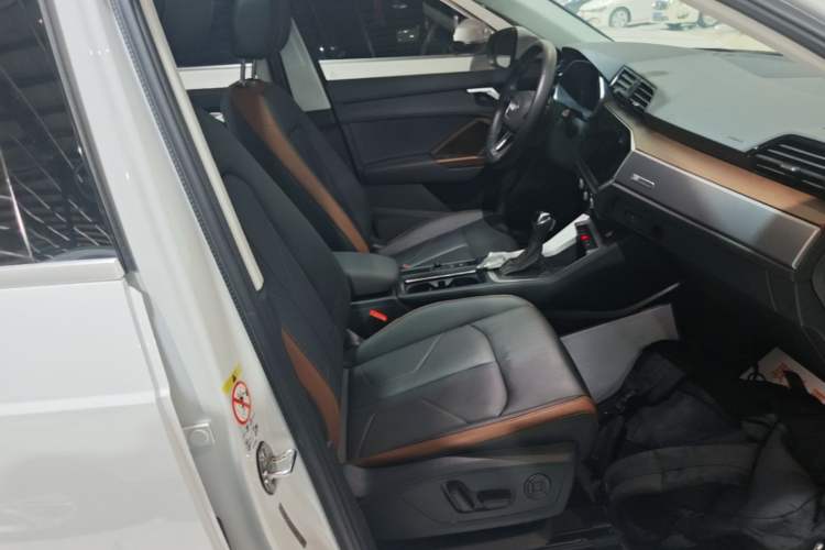 Used Audi Q3 2022 35 TFSI Fashionable and Elegant Model Right Front Seat