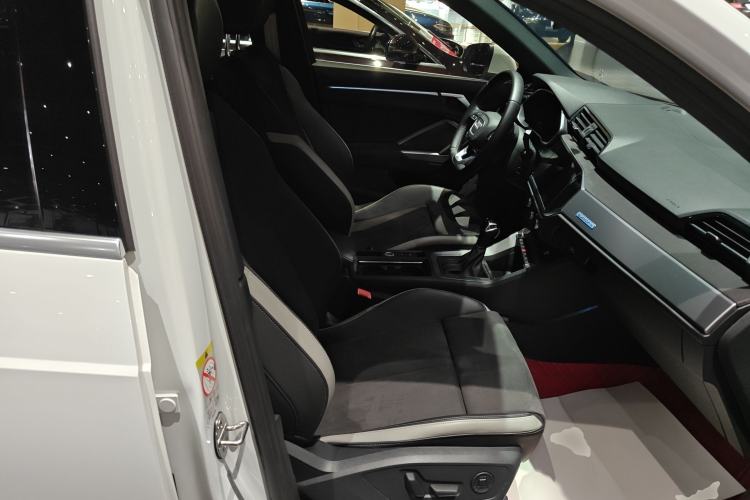 Used Audi Q3 2022 45 TFSI quattro Fashion Dynamic Model Right Front Seat