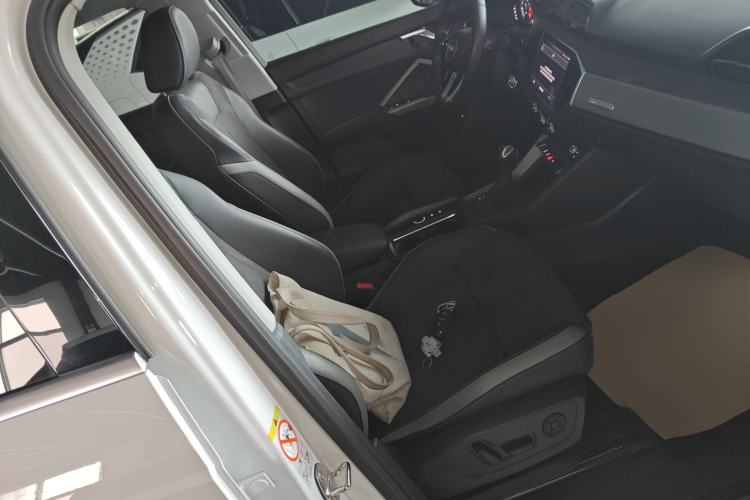 Used Audi Q3 2022 35 TFSI Progressive Dynamic Edition Right Front Seat