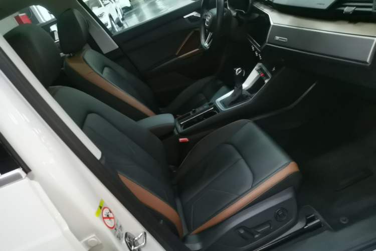 Used Audi Q3 2022 35 TFSI Fashionable and Elegant Model Right Front Seat