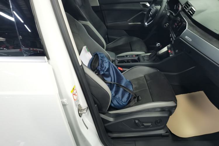 Used Audi Q3 2022 35 TFSI Progressive Dynamic Edition Right Front Seat