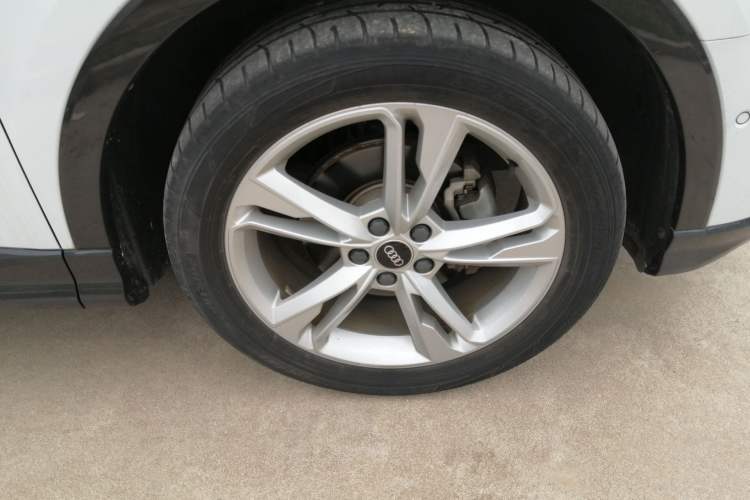 Used Audi Q3 2022 35 TFSI Fashionable and Elegant Model Right Front Wheel Hub