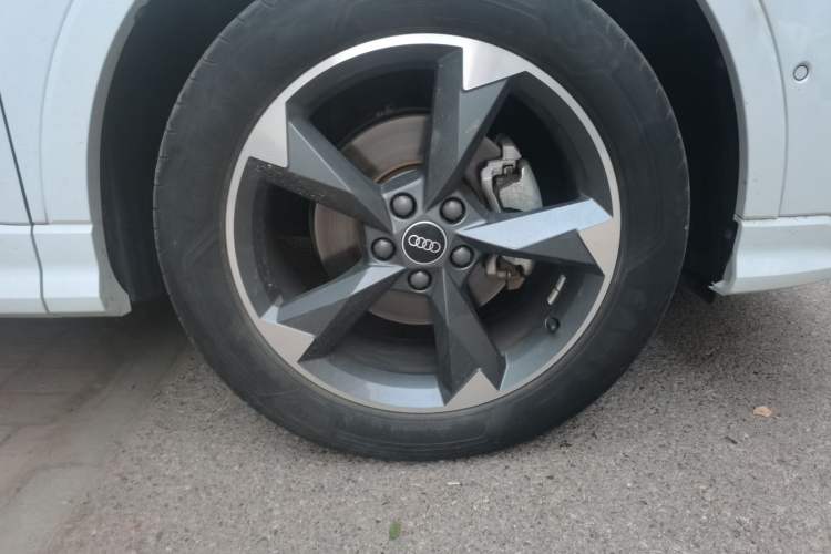 Used Audi Q3 2022 35 TFSI Fashion Dynamic Model Right Front Wheel Hub