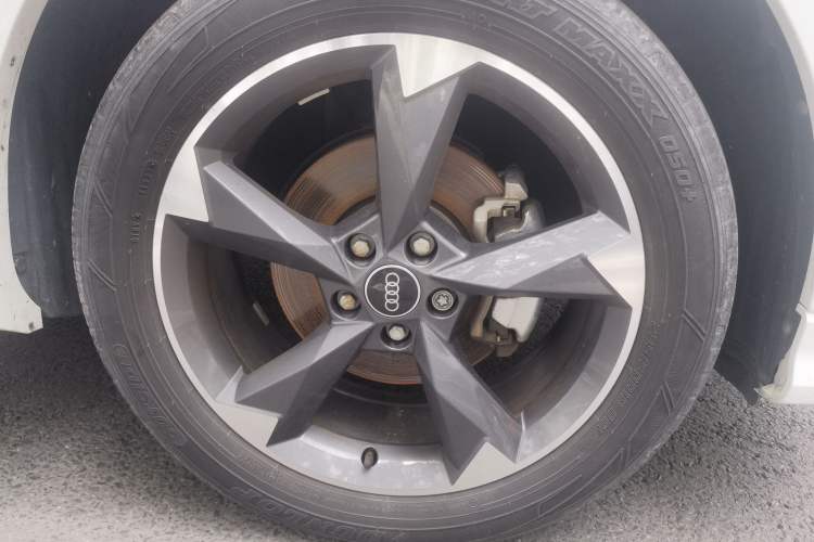 Used Audi Q3 2022 35 TFSI Fashion Dynamic Model Right Front Wheel Hub
