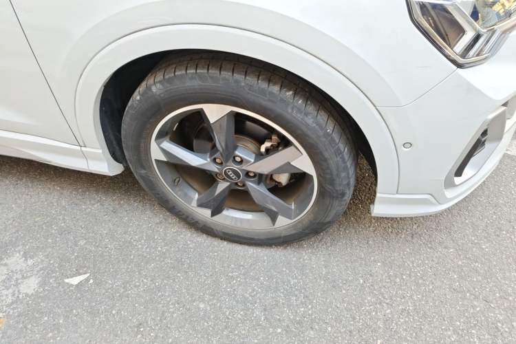 Used Audi Q3 2022 35 TFSI Fashion Dynamic Model Right Front Wheel Hub