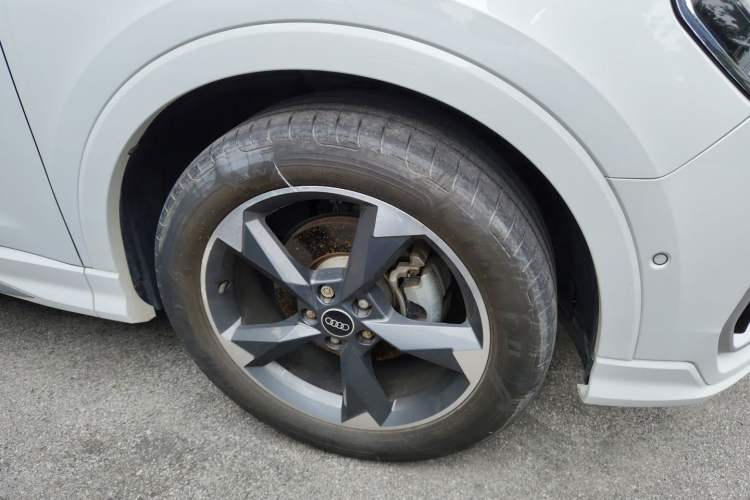 Used Audi Q3 2022 35 TFSI Fashion Dynamic Model Right Front Wheel Hub